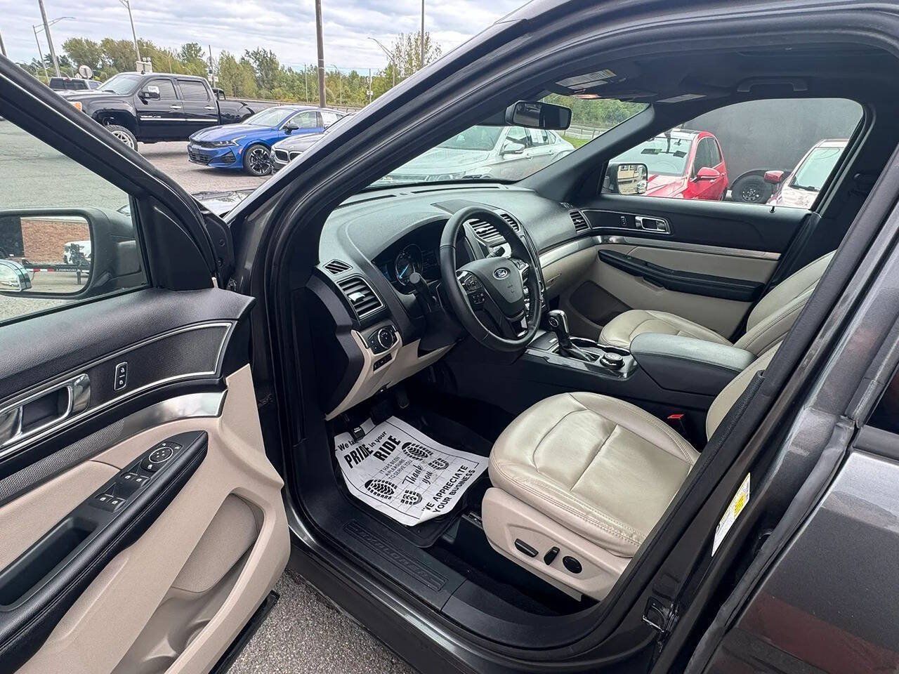 Used 2019 Ford Explorer XLT w/ Equipment Group 202A AWD/4WD image 6