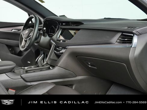 Used 2025 Cadillac XT5 Luxury FWD image 24