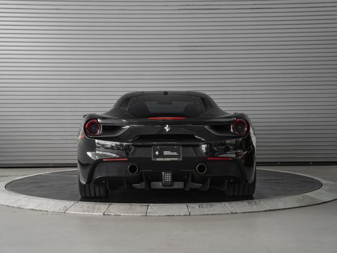 Used 2016 Ferrari 488 GTB RWD image 4