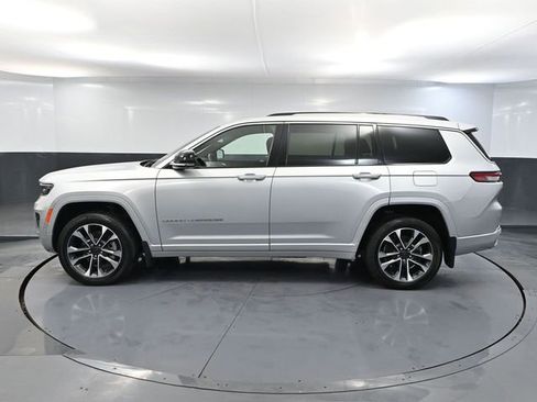 Used 2022 Jeep Grand Cherokee L Overland w/ Advanced Protech Group III image 11