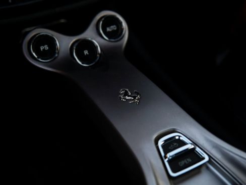 Used 2010 Ferrari California RWD image 36