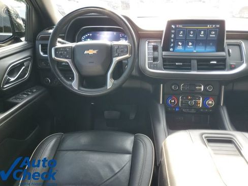 Used 2023 Chevrolet Suburban Premier w/ Premium Package RWD image 19