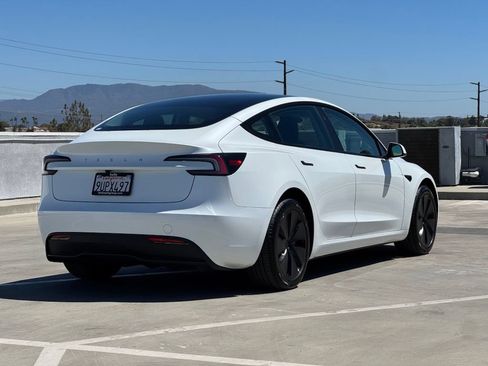 Used 2024 Tesla Model 3 Standard Range RWD image 31