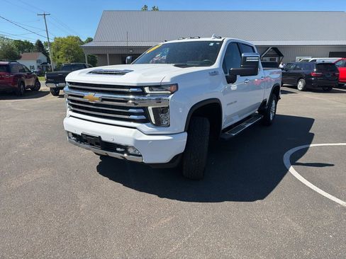 Used 2023 Chevrolet Silverado 2500 High Country w/ Z71 Off-Road Package AWD/4WD image 3