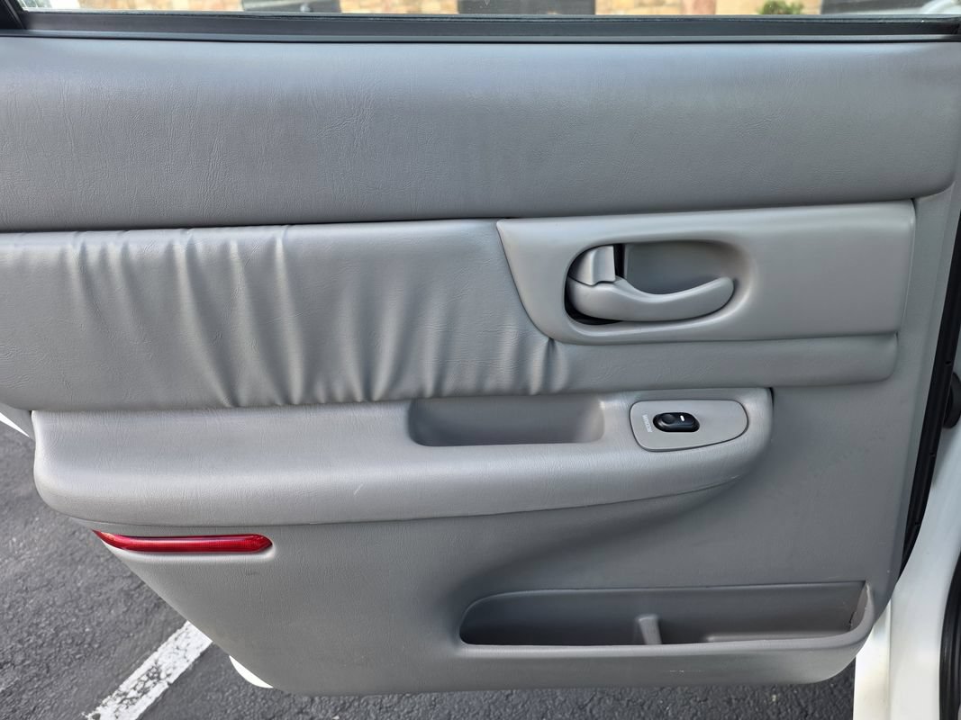 Used 2000 Buick Century Custom w/ Popular Pkg FWD image 15