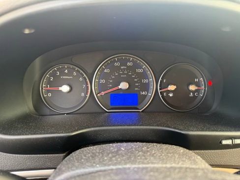 Used 2011 Hyundai Santa Fe Limited image 6