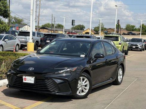 Certified 2025 Toyota Camry LE FWD image 2