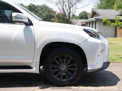 Used 2023 Lexus GX 460 Luxury w/ Sport Design Package AWD/4WD image 9