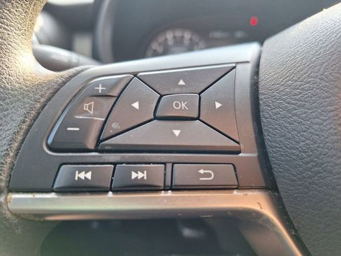 Used 2023 Nissan Kicks SV image 12