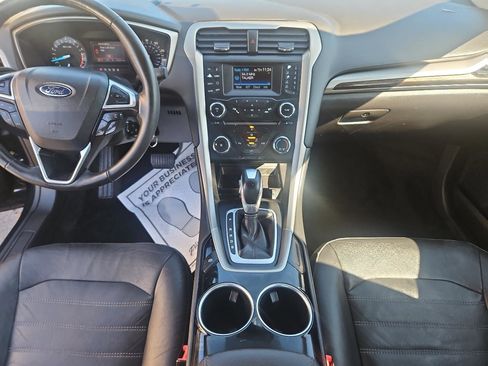 Used 2013 Ford Fusion SE FWD image 25