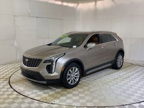 Used 2023 Cadillac XT4 Premium Luxury image 4