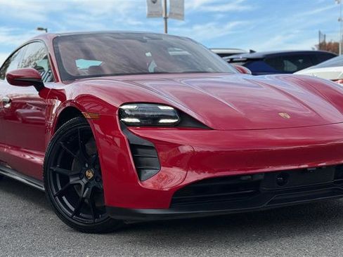 Used 2022 Porsche Taycan GTS image 9