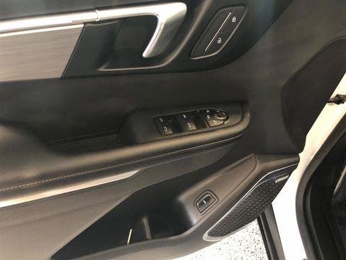 Used 2025 Buick Enclave Preferred image 6