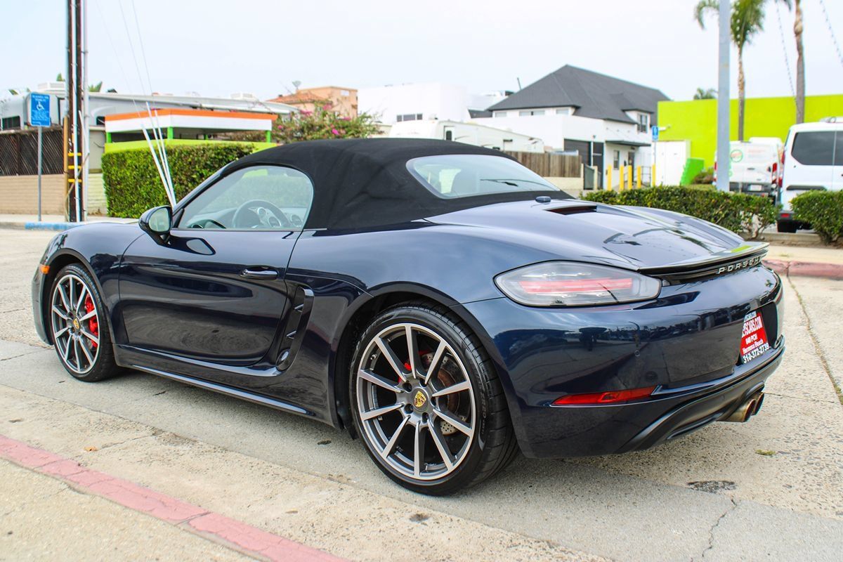 Used 2018 Porsche 718 Boxster S RWD image 13