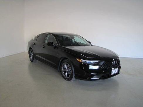 Certified 2023 Honda Accord EX image 3