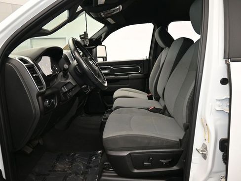 Used 2024 RAM 2500 Big Horn w/ Off Road Package image 11