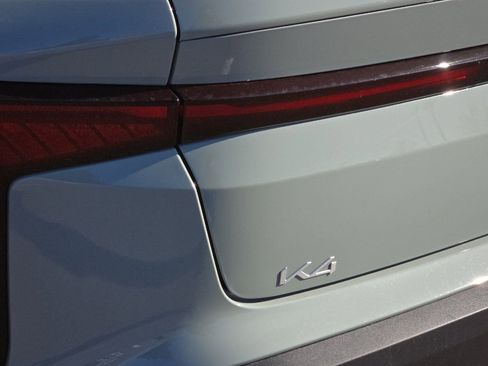 New 2026 Kia K4 LXS image 7