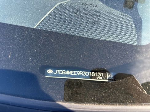Used 2024 Toyota Corolla LE FWD image 13