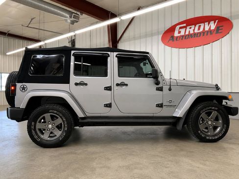Used 2015 Jeep Wrangler Unlimited Sport AWD/4WD image 12