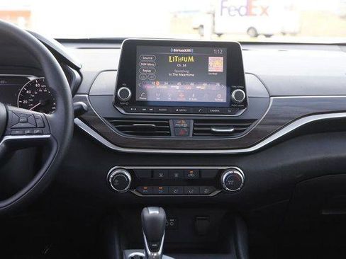 Used 2025 Nissan Altima 2.5 SV image 22