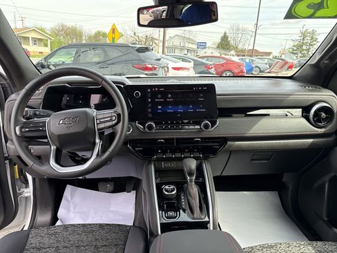 Used 2025 Chevrolet Colorado Z71 image 14