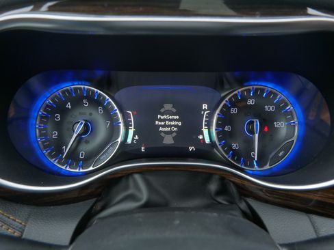 Used 2022 Chrysler Pacifica Pinnacle image 39