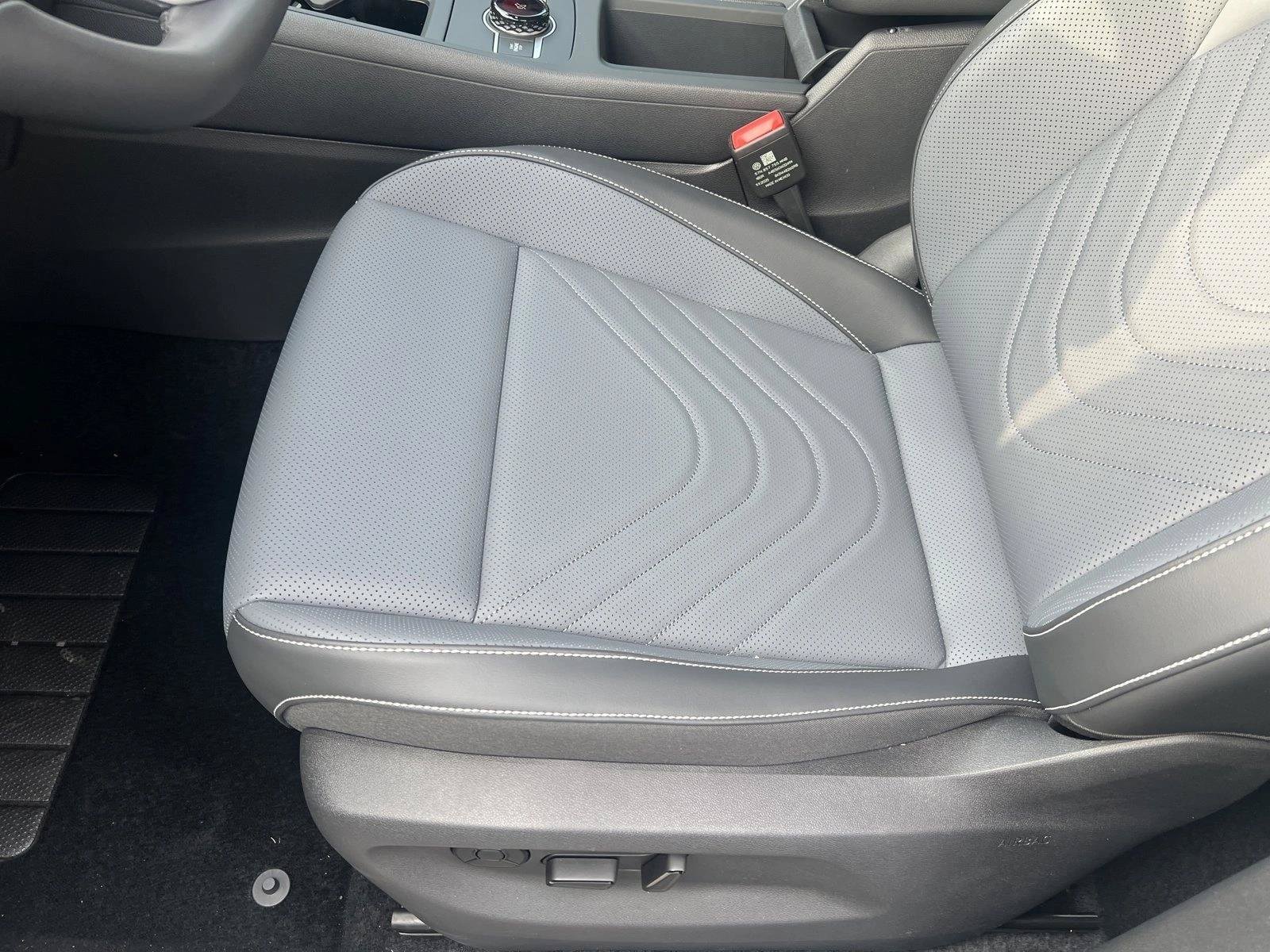 New 2026 Volkswagen Tiguan SE R-Line FWD image 11