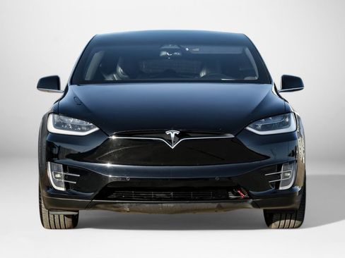 Used 2018 Tesla Model X 75D image 3