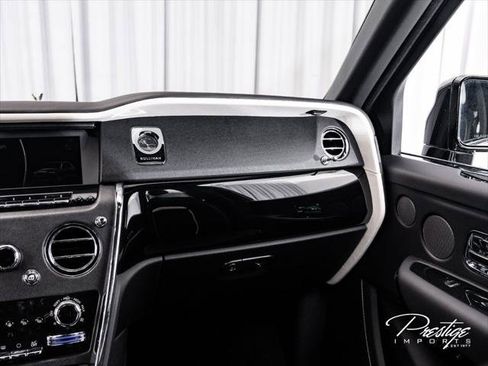 Used 2023 Rolls-Royce Cullinan AWD/4WD image 31