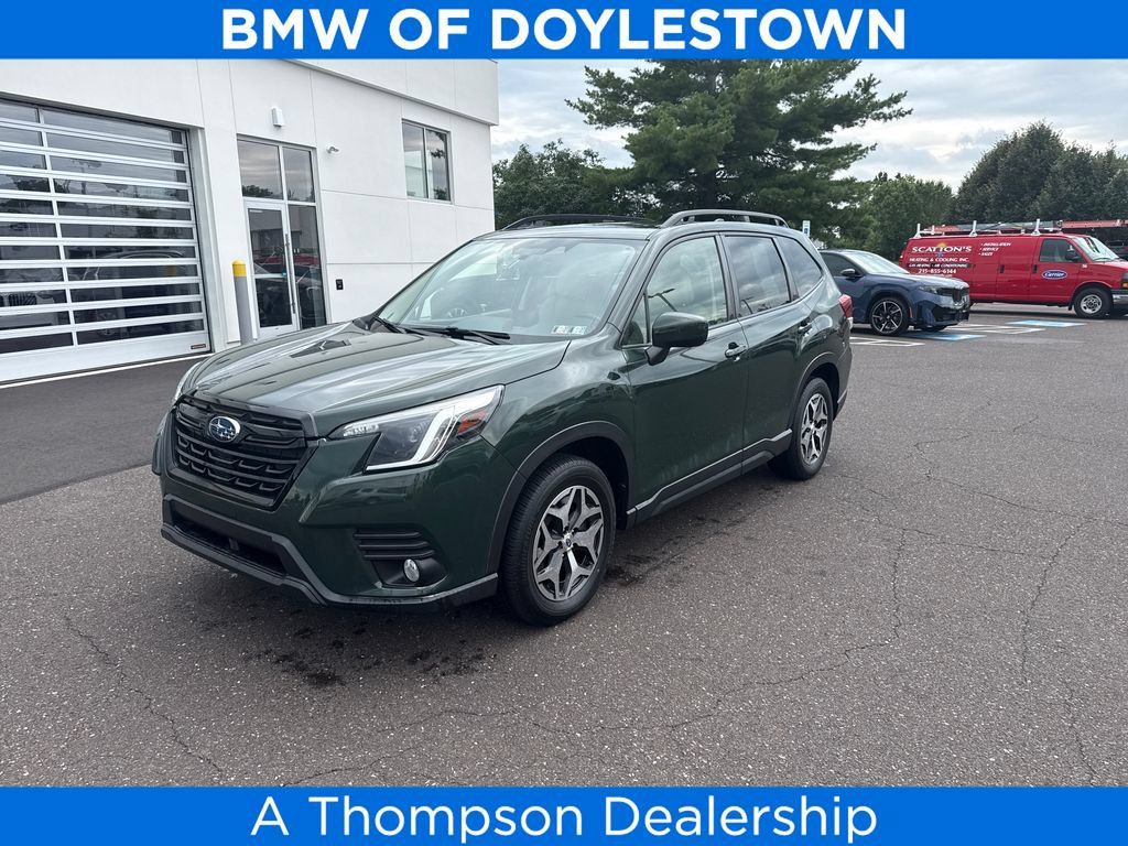 Used 2023 Subaru Forester Premium AWD/4WD image 1