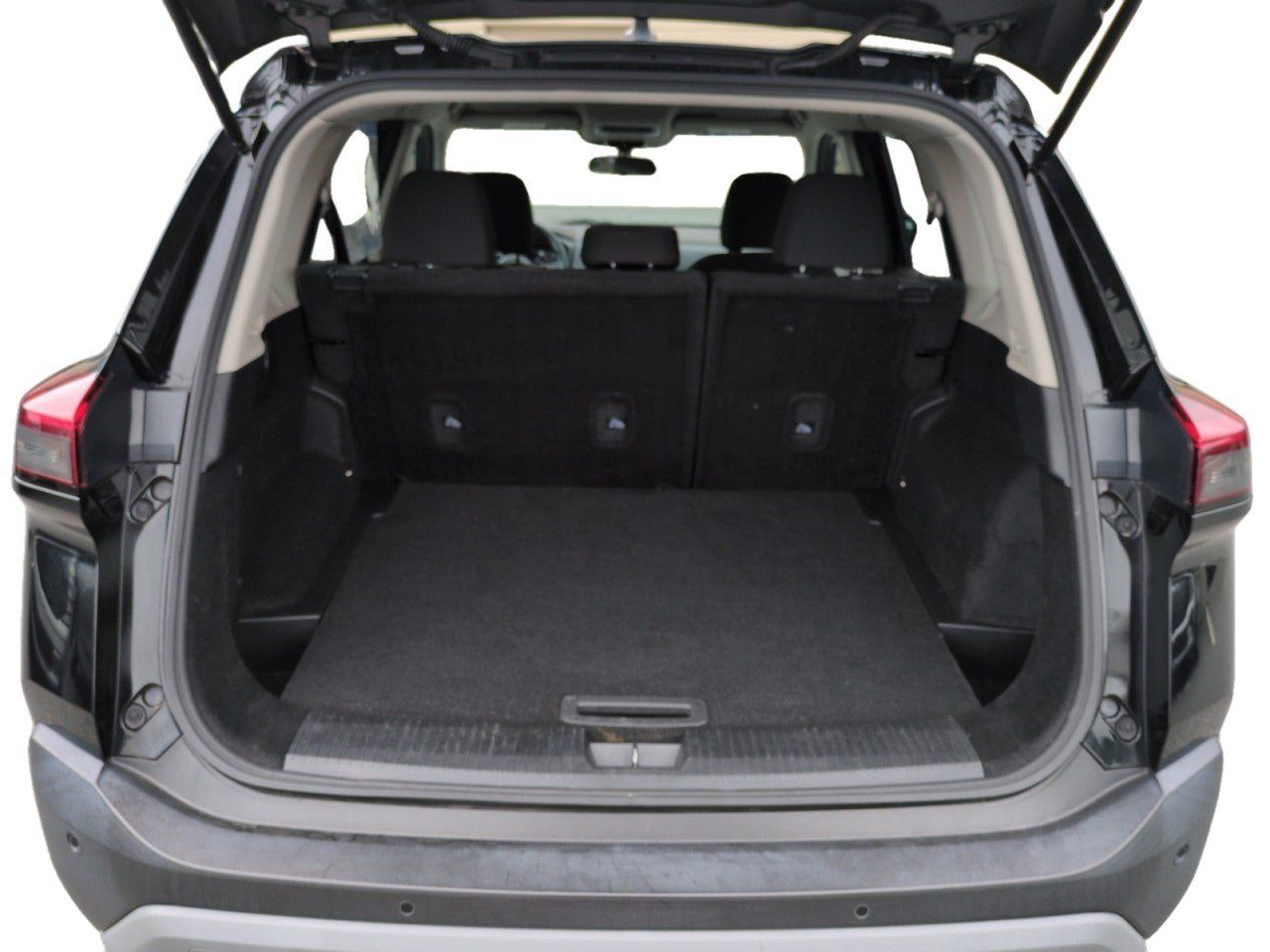 Used 2023 Nissan Rogue S FWD image 24