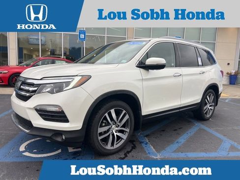 Certified 2017 Honda Pilot Touring image 1
