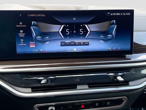 Used 2026 BMW X6 xDrive40i image 34