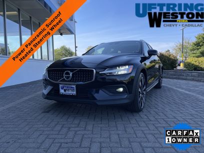 Used 2022 Volvo V60 T5 Cross Country w/ Advanced Package