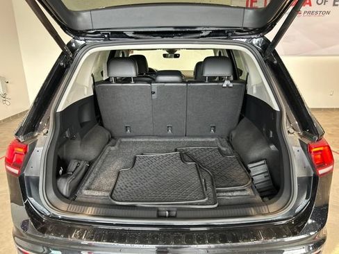 Used 2024 Volkswagen Tiguan SE w/ Panoramic Sunroof Package AWD/4WD image 7