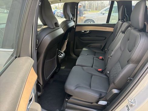 Certified 2025 Volvo XC90 B6 Plus image 6