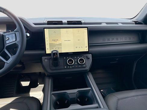 New 2026 Land Rover Defender 110 X-Dynamic SE image 18