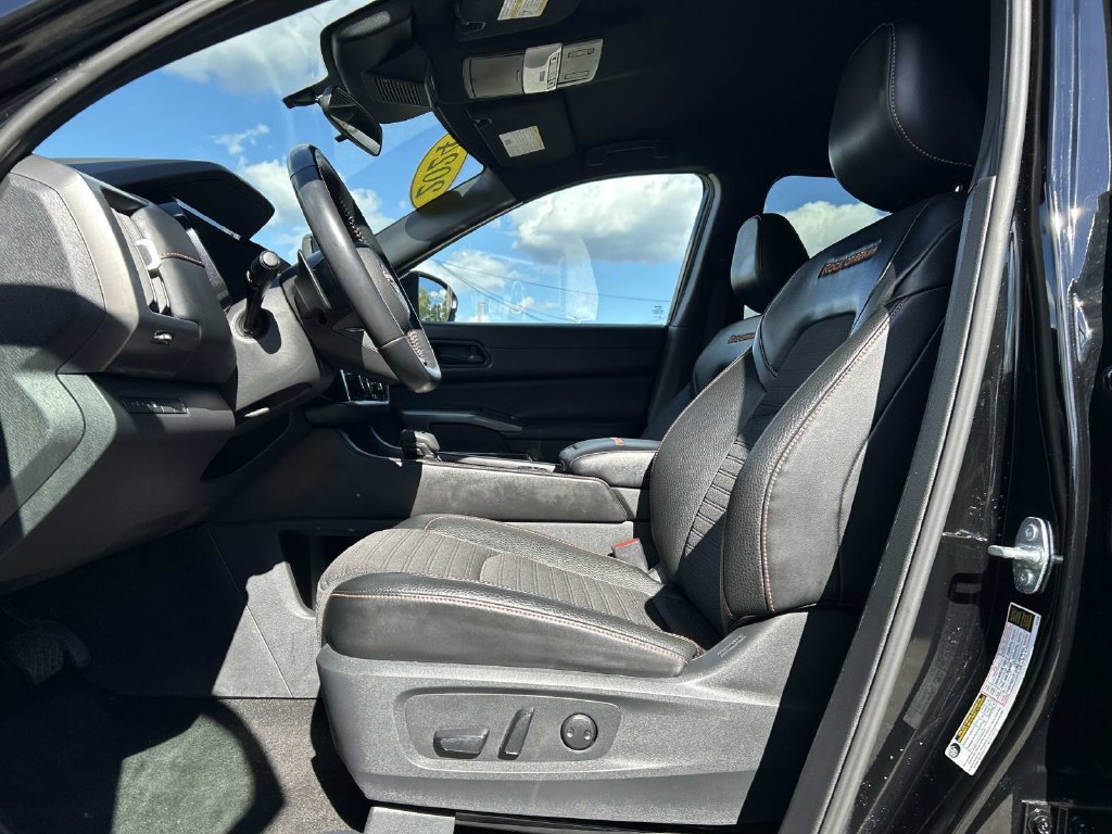 Used 2024 Nissan Pathfinder Rock Creek AWD/4WD image 12