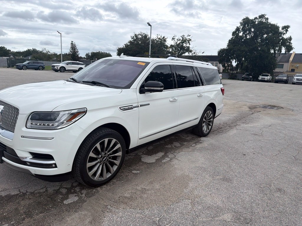 Used 2020 Lincoln Navigator L Reserve w/ Luxury Package AWD/4WD image 5