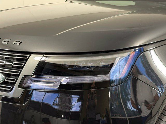 New 2026 Land Rover Range Rover SE AWD/4WD image 12