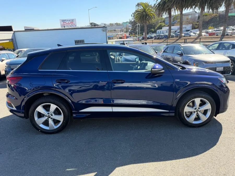 Used 2023 Audi Q4 e-tron Prestige AWD/4WD image 3