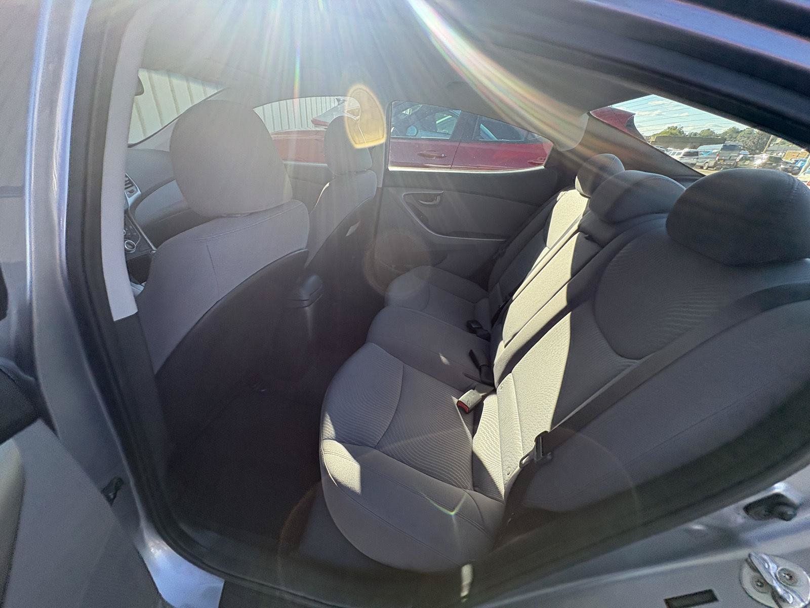 Used 2015 Hyundai Elantra SE w/ Option Group 02 FWD image 20