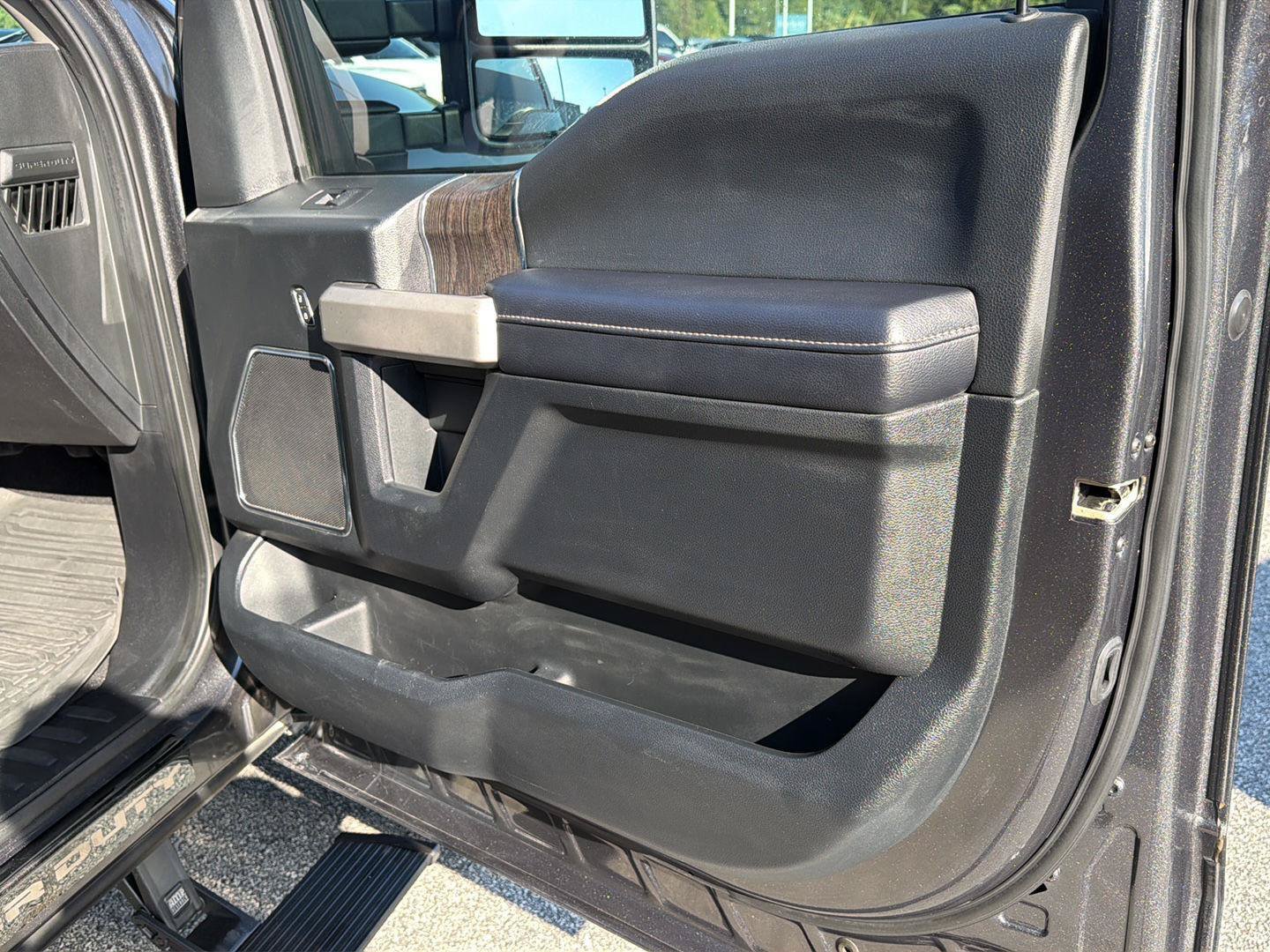 Used 2020 Ford F250 Lariat AWD/4WD image 13