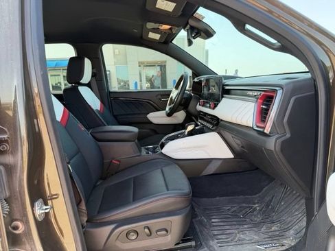 Used 2024 GMC Canyon AT4X AWD/4WD image 12