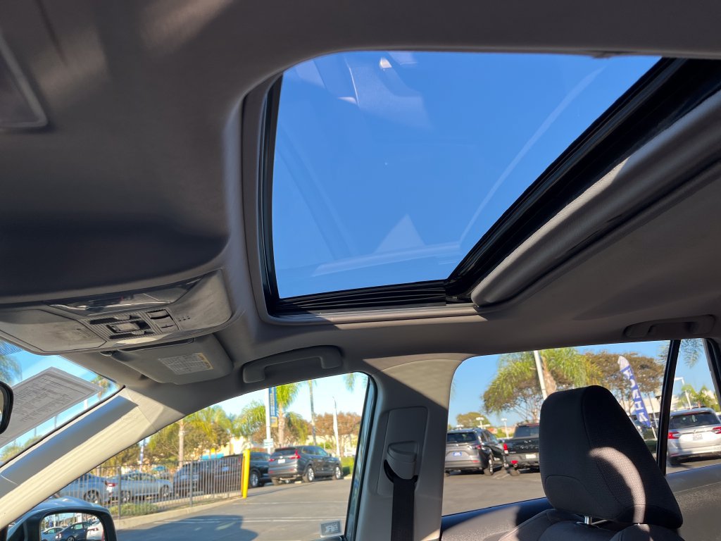 Used 2019 Toyota RAV4 XLE w/ Convenience Package FWD image 21