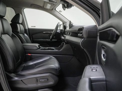 Used 2025 Honda Pilot EX-L image 37