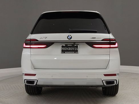 New 2026 BMW X7 xDrive40i image 8