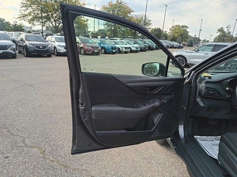 Used 2021 Subaru Outback 2.5i image 10