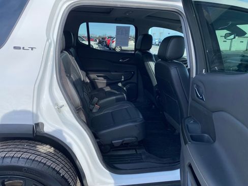 Used 2023 GMC Acadia SLT w/ Elevation Edition image 13