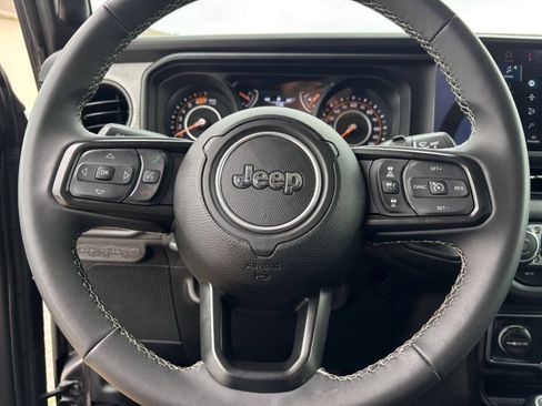 Used 2025 Jeep Wrangler Unlimited Sport AWD/4WD image 28